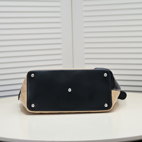 シャネルバッグ内部構造